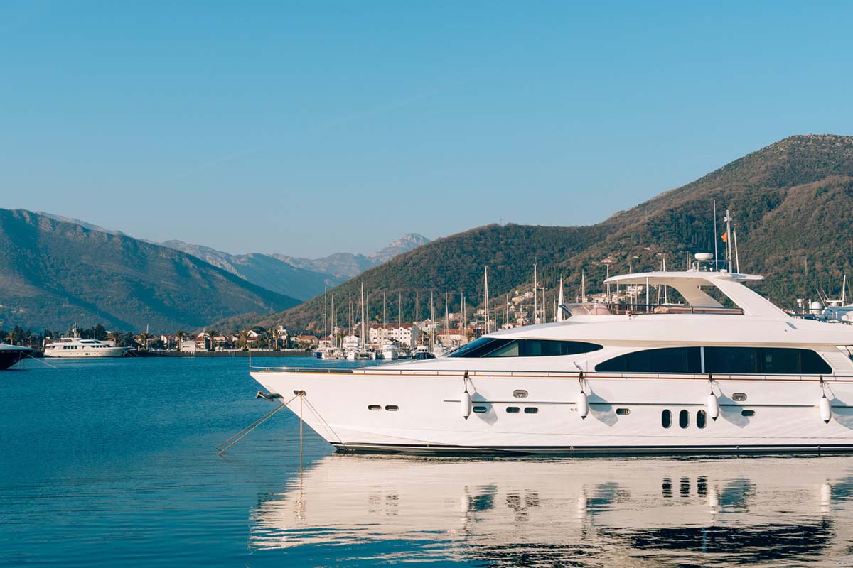 Lüks Yat Kiralama: Eşsiz Bir Deneyim
